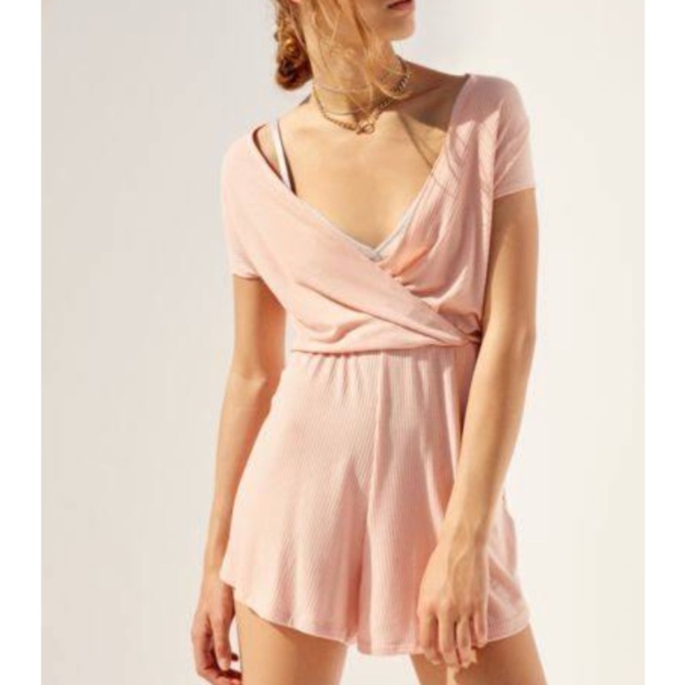 Adorable pink romper!!! ✨✨✨